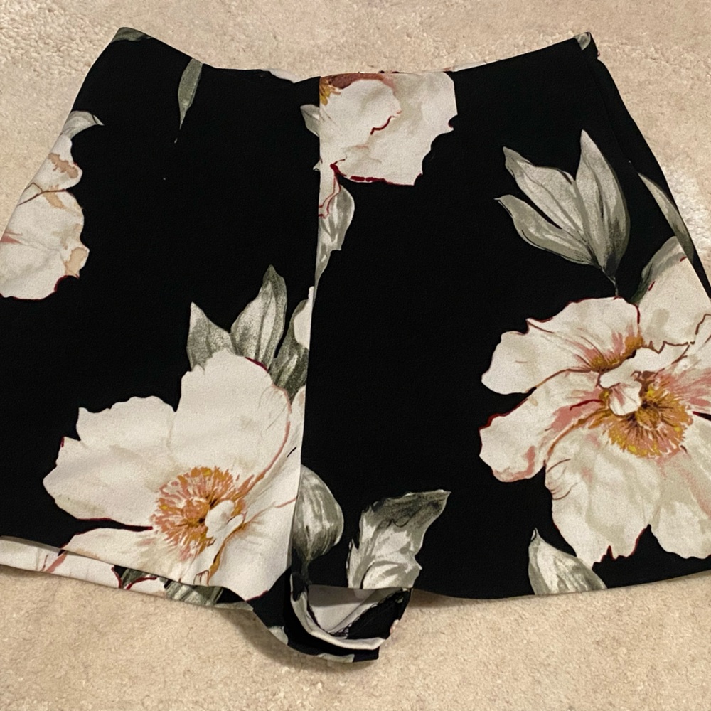 floral shorts